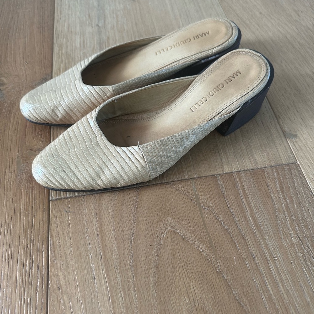 Mari Giudicelli Mules Size 6